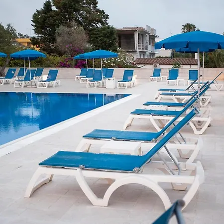 Hotel Club Azzurro & 4*
