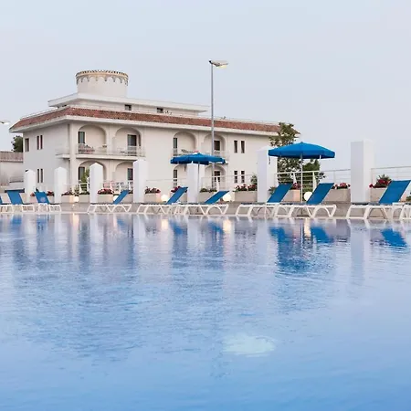 Club Azzurro & Hotel 4*